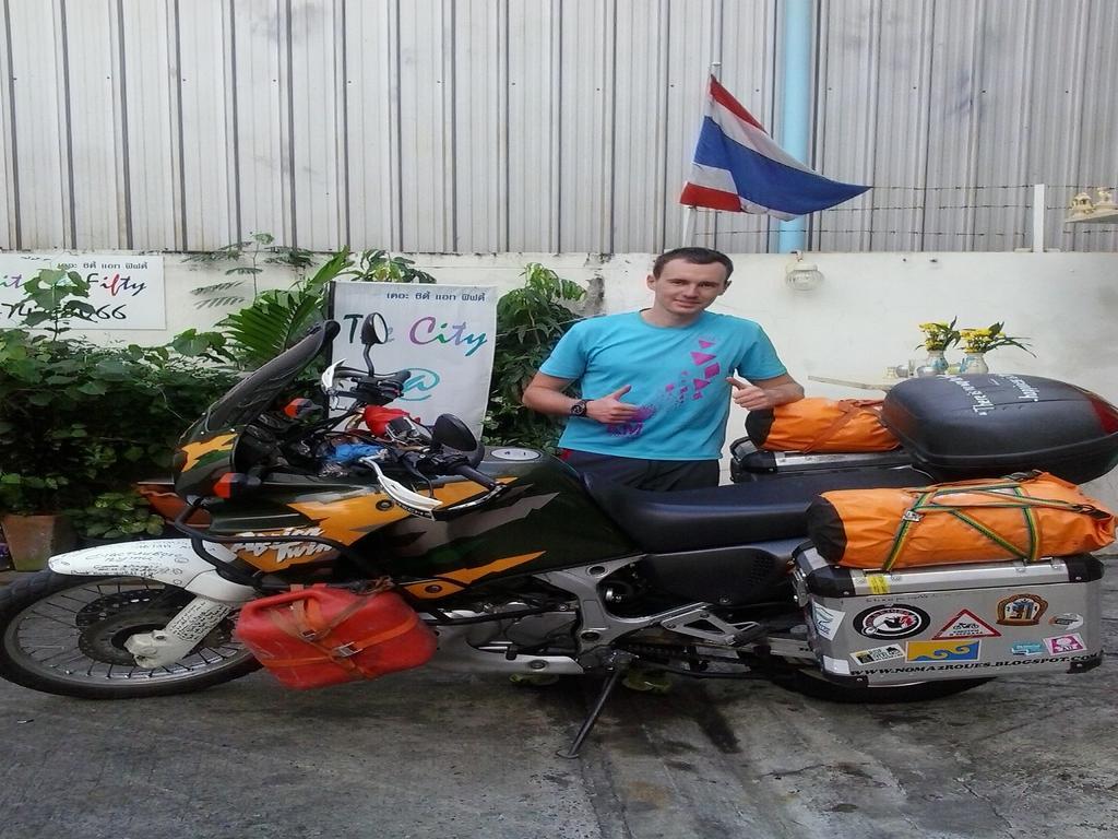 The City At Fifty กรุงเทพมหานคร ภายนอก รูปภาพ